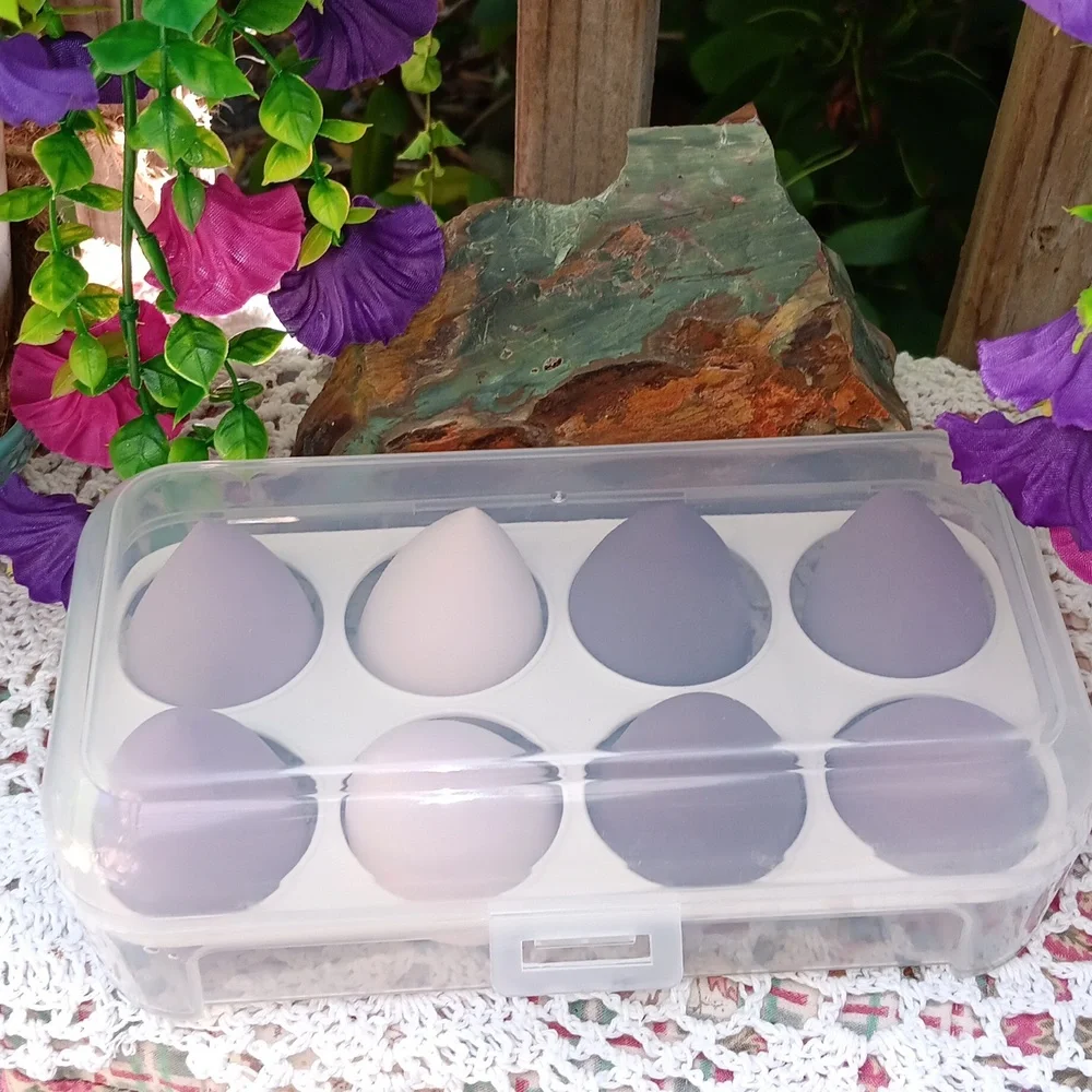 🆕️MAGIC PURPLE SET OF 8 MAKEUP SPONGES IN PLASTIC PROTECTIVE SNAP CASE